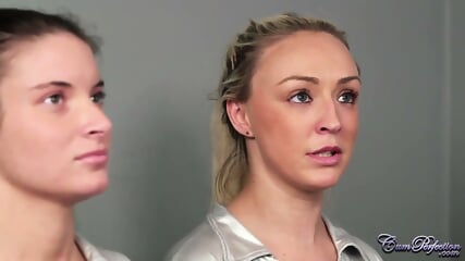 Amber Deen, Anita Bellini – Alien Facial Begging