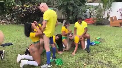 AtÃ© A Trans Comeu Uma Novinha