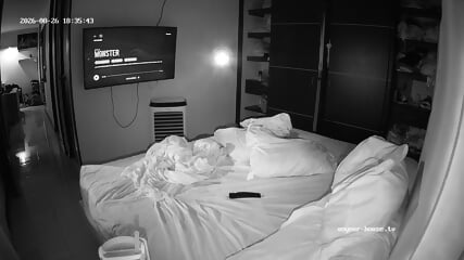 Bedroom Camera At Milo & Crystal Reallifecam Apartment At Voyeur House TV 26.08.2026 From 13 H 50 Min To 19 H 42 Min