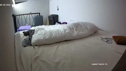 Bedroom Camera At Swera & Jaxon Reallifecam Apartment At Voyeur House TV 28.08.2026 From 05 H 06 Min To 13 H 53 Min Needitat