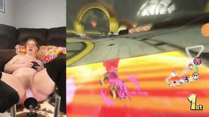 Fuck Machine While Playing Mario Kart