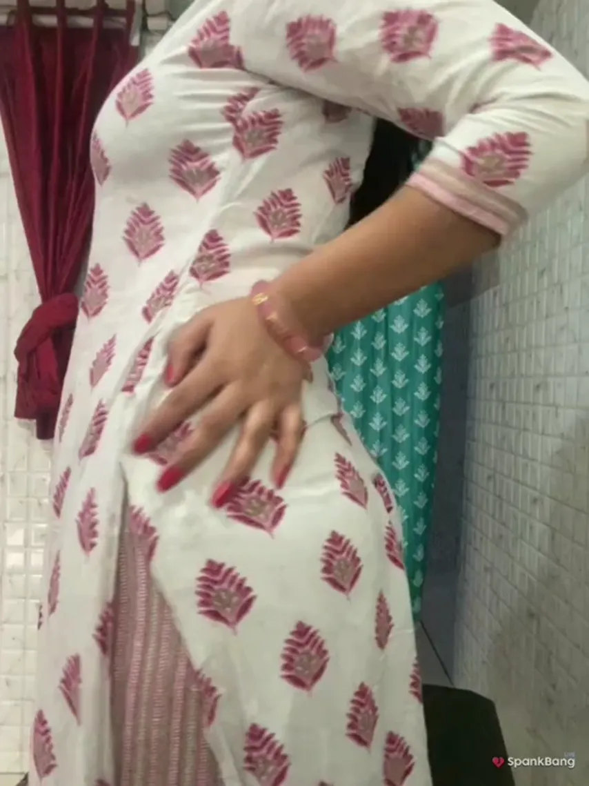 Marwadi Temptation: Big Ass Exposed and Pounded in Public