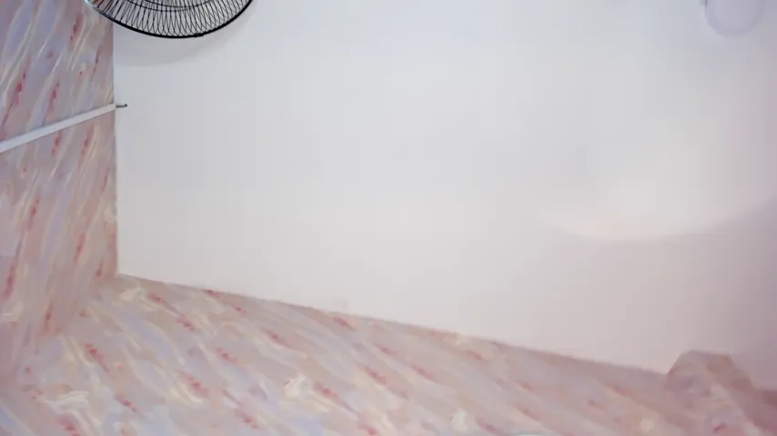 Caught on Camera: Brunette’s Solo Anal Adventure Defies Expectations