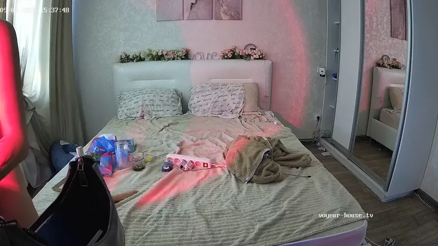 Caught in the Act: Voyeur Cam Reveals Intimate Moments at Draca’s Apartment
