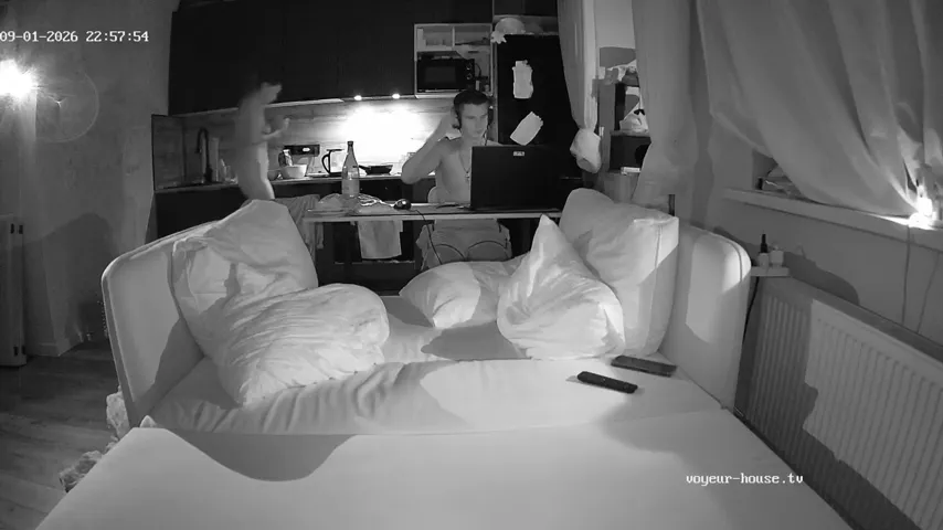 Caught in the Act: Swera Jaxon’s Living Room Exposed on Reallifecam