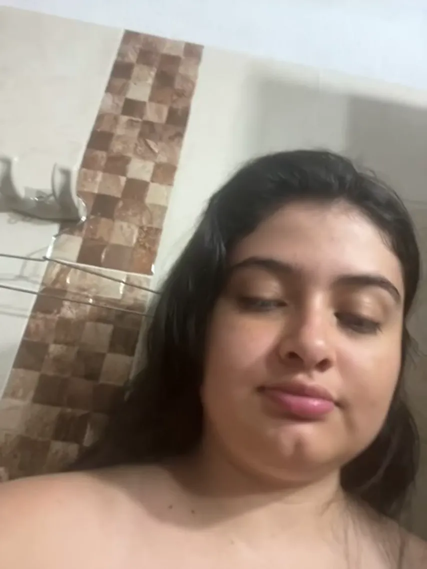Desire Meets Slobber: Indian Girlfriend Takes Her Blowjob Skills to the Limit