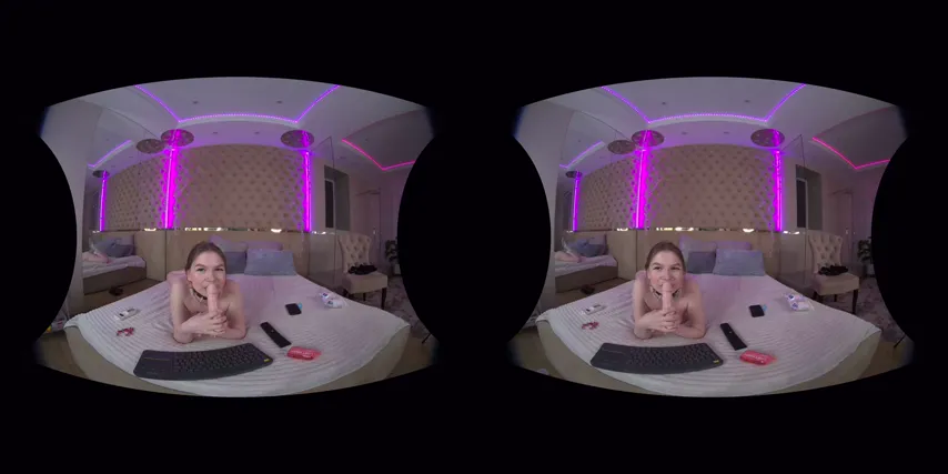 Unfiltered Reality: Brunette Latina Goes Solo in VR Webcam Exploration