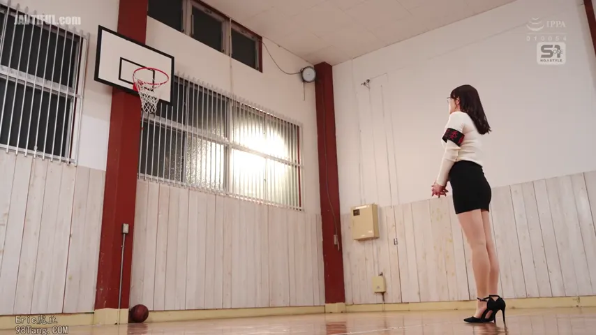 Sensual Smorgasbord: Japanese Starlet Unleashes Her Teasing Talents