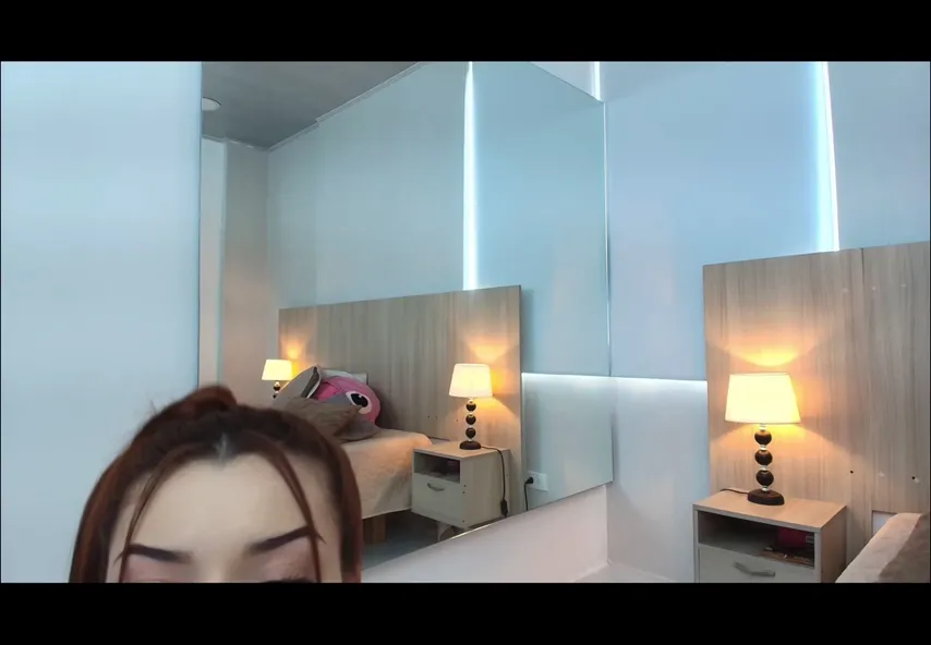 Kayla Roux’s Intimate Solo Show: A Brunette’s Toytime on Chaturbate