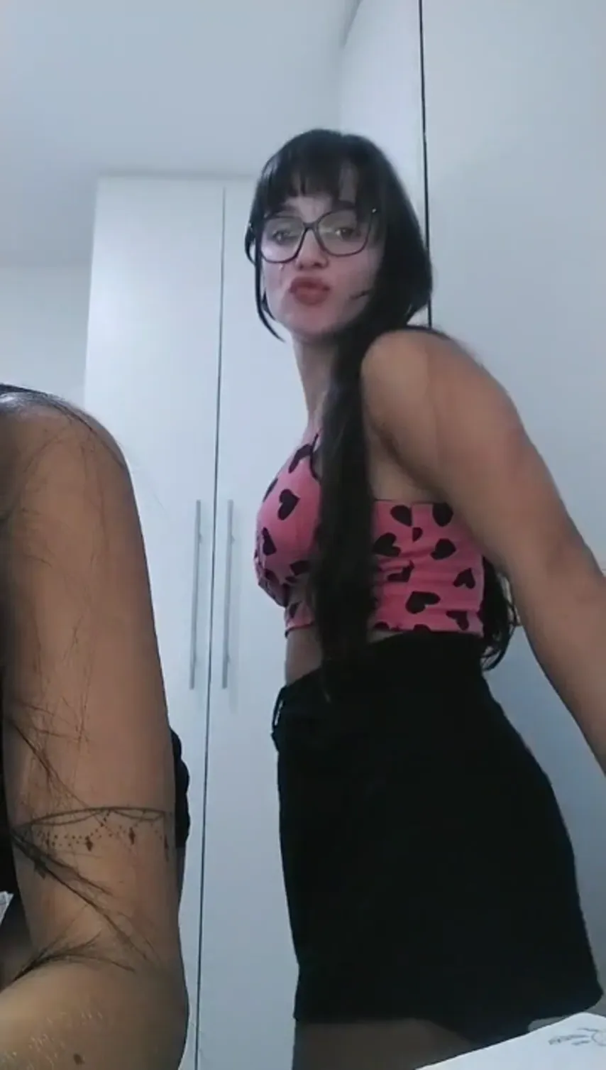 Paola’s Wild Night: Group Action with Big Tits and No Limits