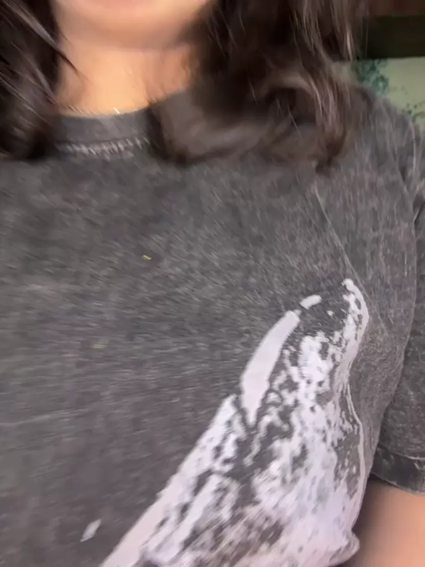 Webcam Wonders: Cutie Priya Strips Down Live for Couples Everywhere