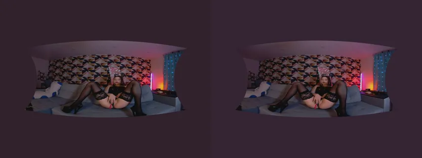 Caught in the Act: Unfiltered Webcam Intimacy in VR