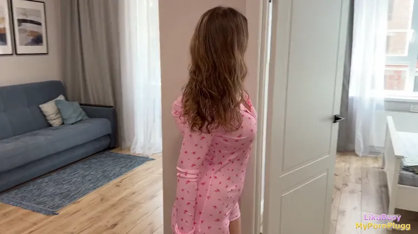 Peachy Scene: A Redhead Embraces Her Wild Side in this Amateur Anal Adventure