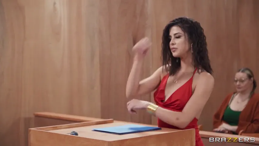 Courtroom Clash: Witnessing the Heat Between Cheating Lovers
