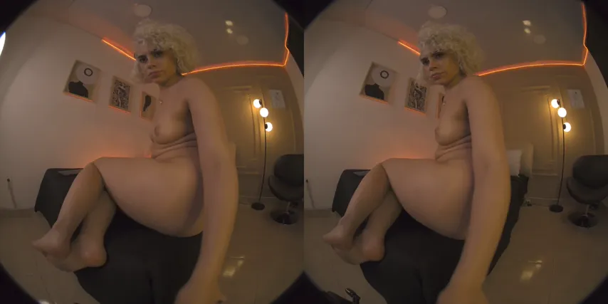 Virtual Temptation: Marian Pinzon Strips Down in VR Ecstasy