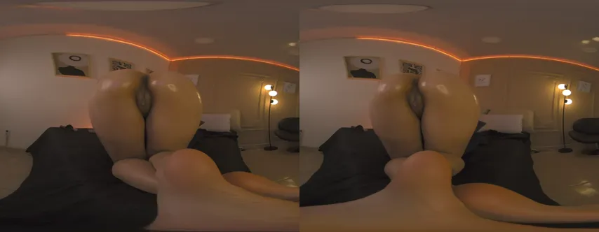 Virtual Temptation: Marian Pinzon Strips Down in a VR Fantasy