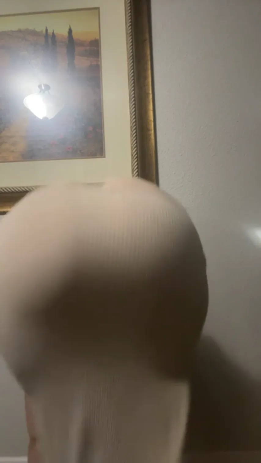 Susanna’s Ass Shakes: A Private Fetish Unleashed in Amateur Style