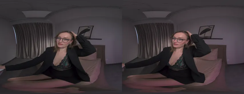 Virtual Temptation: Evelyn Poole’s Stripped-Down VR Experience