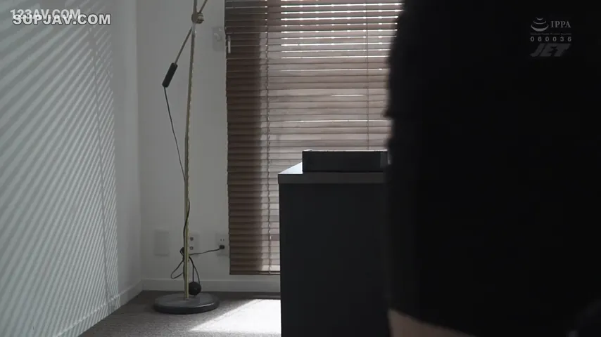 Naughty Meets Nice: Japanese Milf Delivers Unforgettable Blowjob