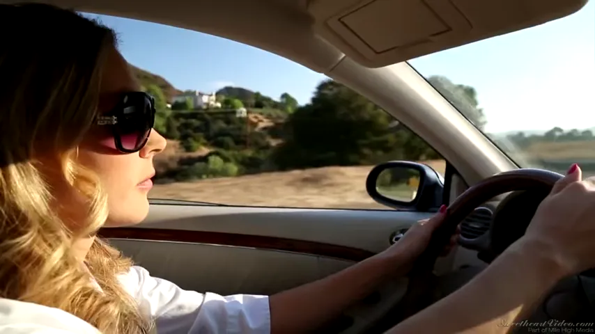 Caught on the Road: Jessie Andrews and Tanya Tate’s Wild Hitchhiking Adventure