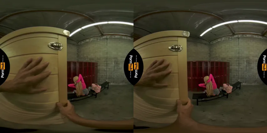 Virtual Reality Blowjob: The Ultimate Experience with a Sultry Blonde