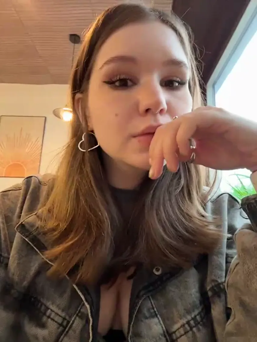 Public Display of Temptation: Puma ShyXD’s Wild Stripchat Encounter