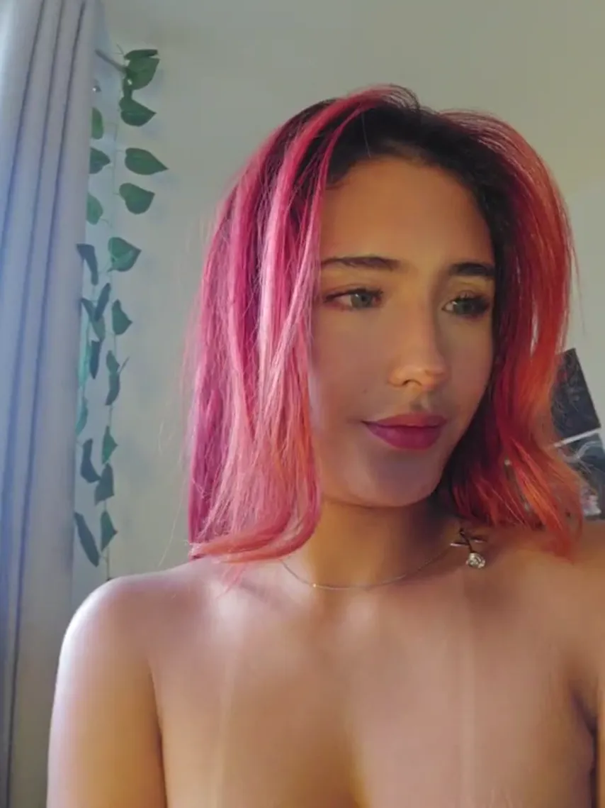Webcam Whispers: Redhead’s Private Stripchat Surprise Unveiled