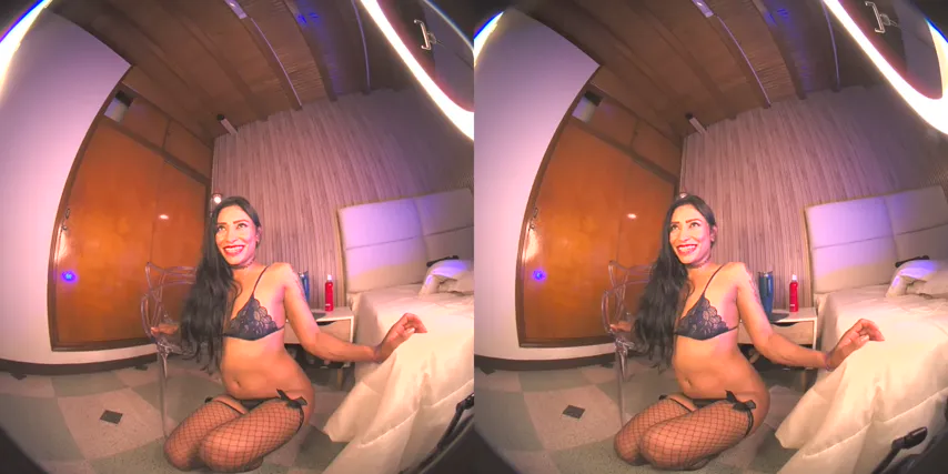 Virtual Temptation: Ashley’s Sensual Strip in Immersive VR