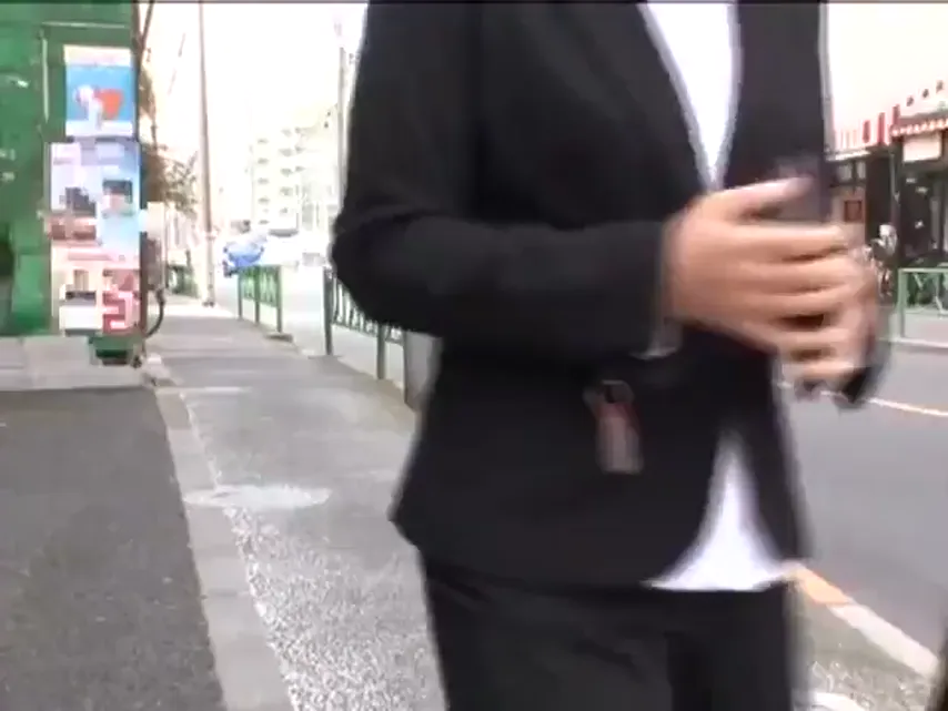 Intimate Moments Unplugged: Japanese Group Fun with an Amateur Twist
