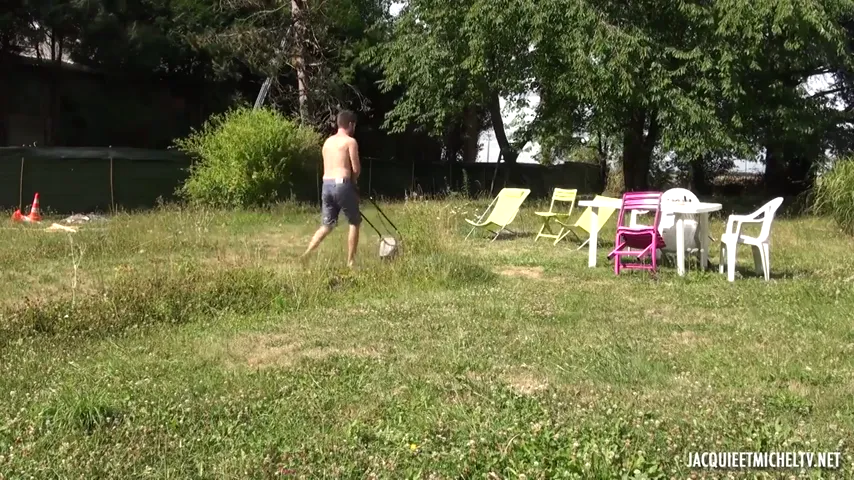 Neighbors in Heat: Tiffany Leiddi Discovers a Wild Side with Her Neighbor