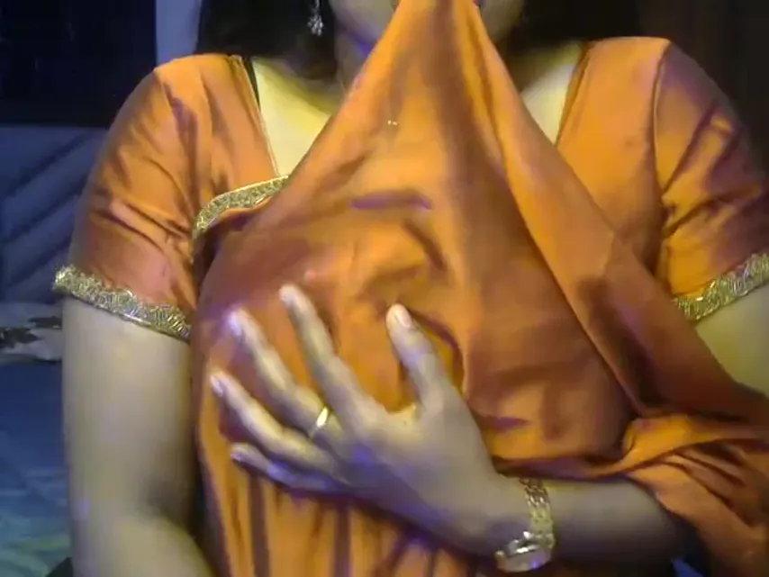 Webcam Wonders: Ramya9 Strips Down Live on Camera