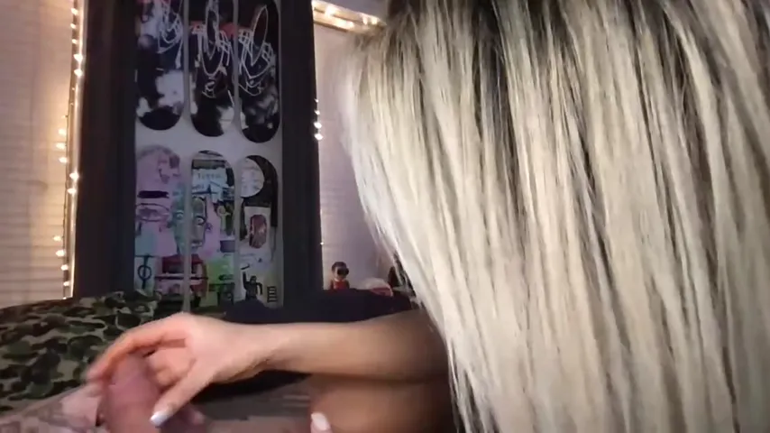 Blonde Temptation: Uploading VIDS & PPVs for Your Viewing Pleasure