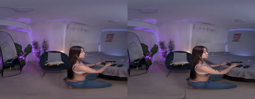 Lia Sweett Takes Virtual Exhibitionism to New Heights in Must-See Stripchat VR