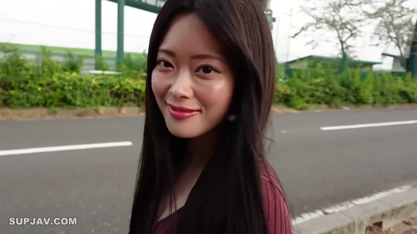 Barely Hidden: Amateur Asian Beauty Takes It All for the Camera
