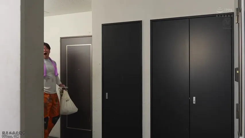 Neighbors in Heat: Passionately Devouring the Beautiful Wife Next Door