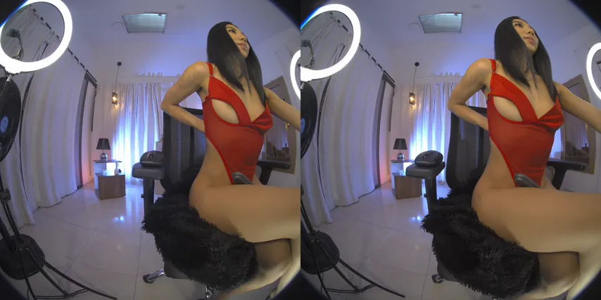 Reality Bends: Isabellalux Strips Down in VR for a Private Show