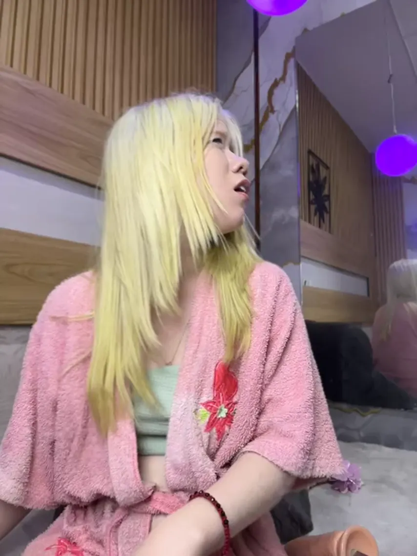 Blonde Temptation: Elif’s Solo Playtime with Toys