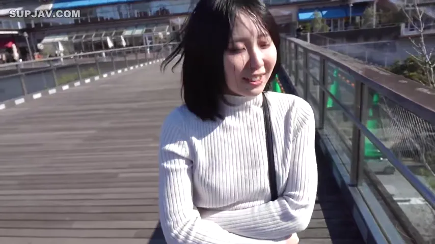 Unfiltered Beauty: The Raw Debut of a Natural Asian Star