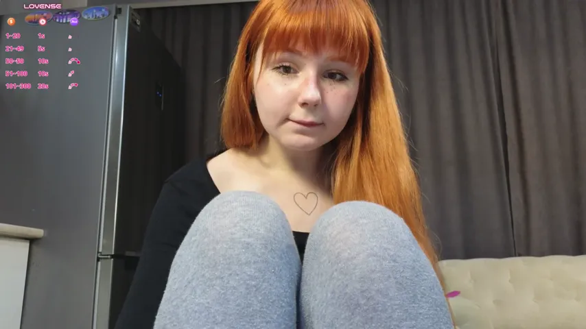 Hannah’s Private Show: Redhead Strips and Plays with Toys in Intimate Stream