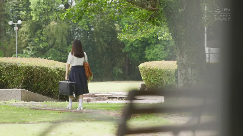 Melodies of Desire: Rino Hoshimura’s Seductive Debut with Saxophone and Dreamy Beats