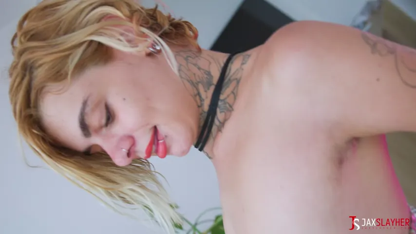 Tiny Throat, Big Expectations: 4K Delight for Anal Aficionados
