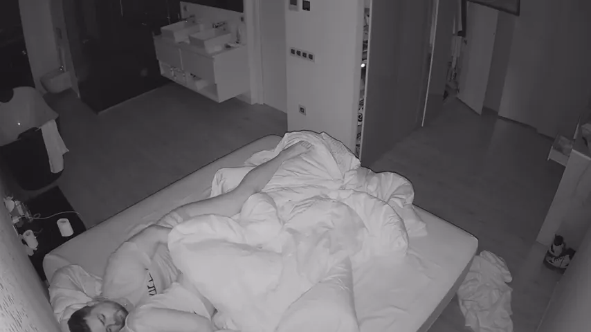 Daily Dose of Desire: Latina Milf Takes Charge in the Bedroom