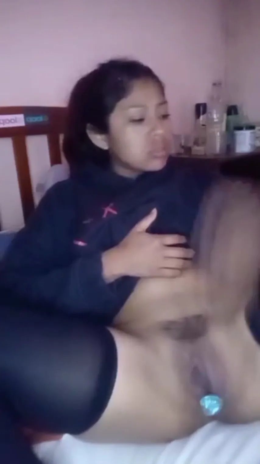 Scorching Sensations: Latina Beauty’s Intimate Solo Session with Toys