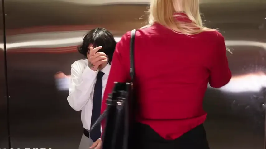 Office Hours: Amateur Asian Couple Takes Work Break to Get Down and Dirty