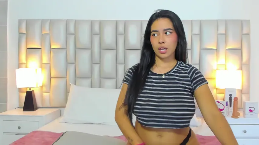 Live and Unfiltered: Katy and Paola’s Sensational Bedroom Antics on Chaturbate