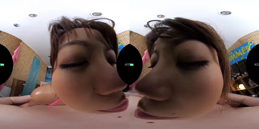 Beneath the Surface: Japanese Brunette Delivers a Sizzling Selfie