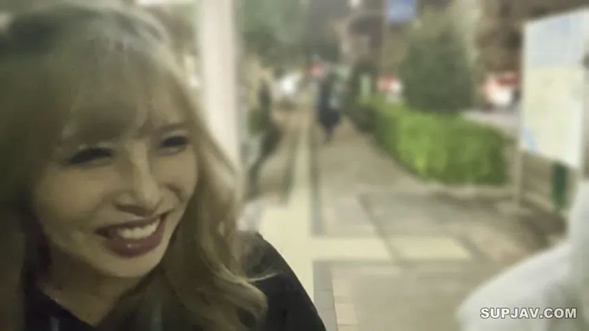 Caught on Camera: An Amateur’s Wild Night with a Starlet