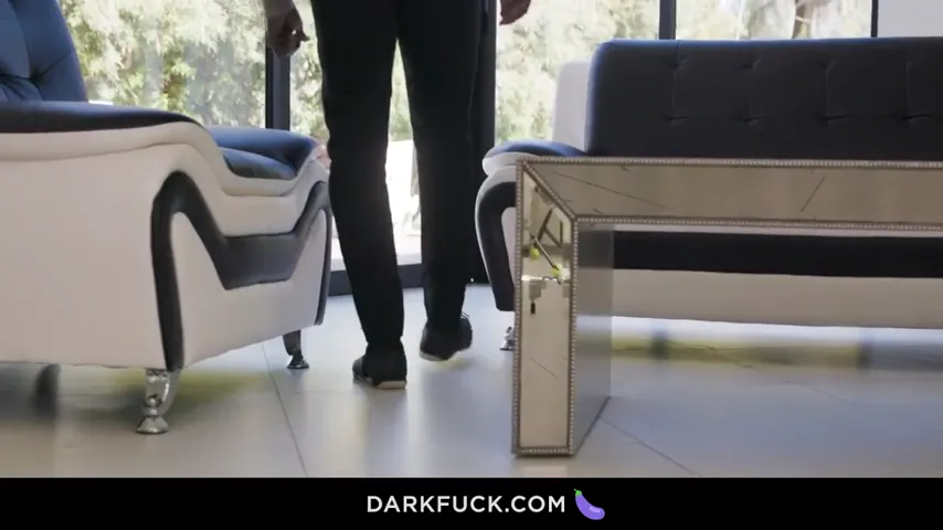 Isabella’s Intense First Encounter: A Wild Ride with Rob’s Massive Cock